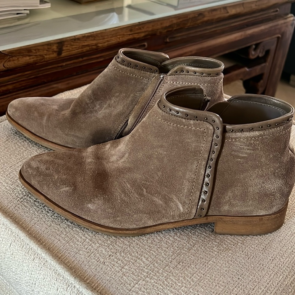 Italeau 371/2 tan Suede Ankle Boot
